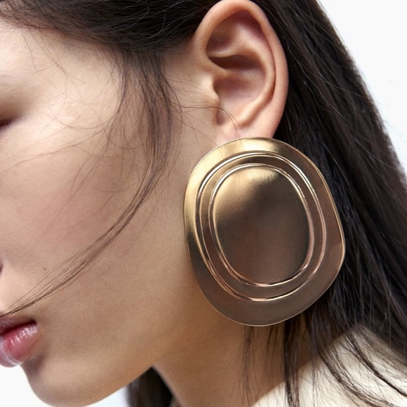Zara Flat Earring - Picture 1 of 3